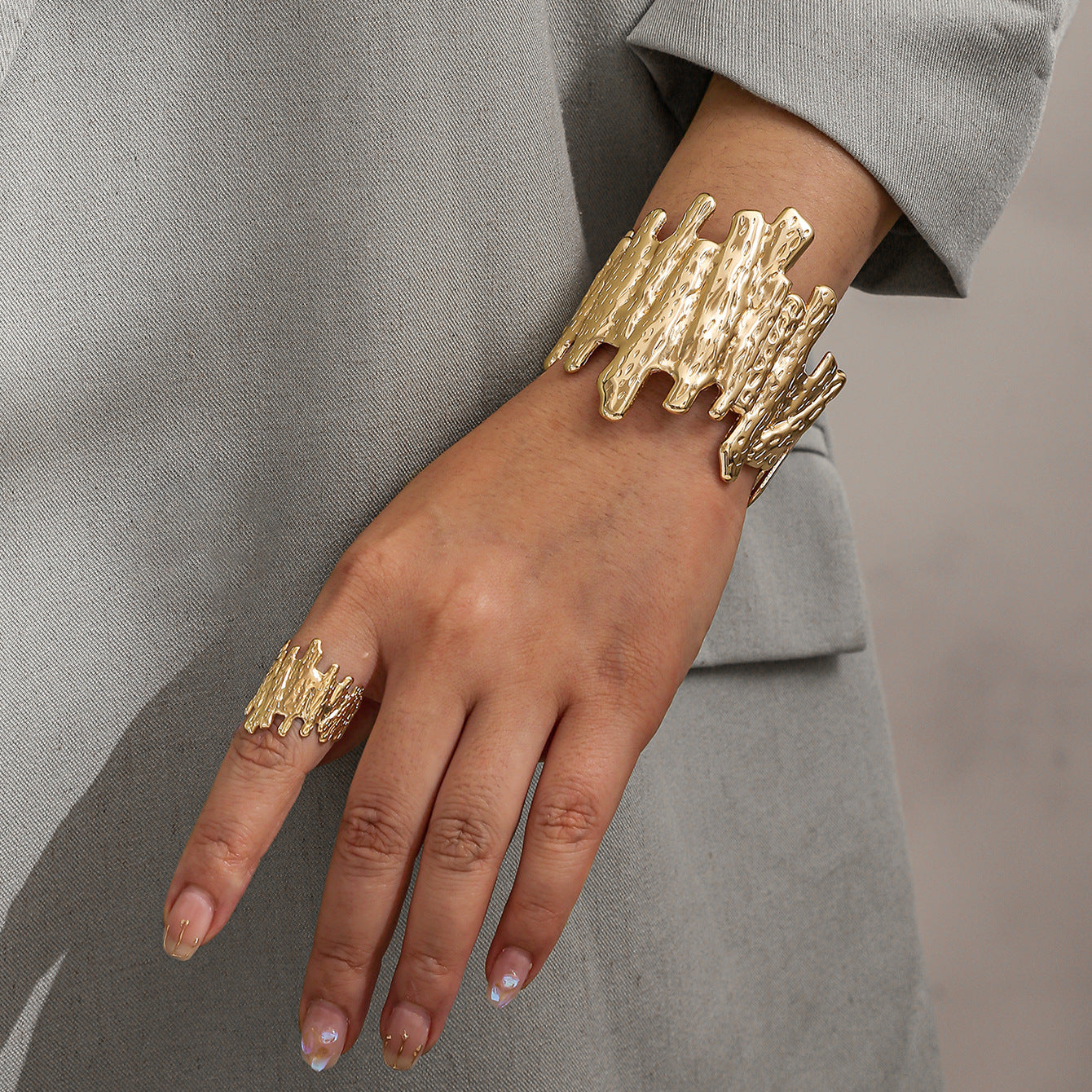 Golden Tree Trunk Set Jewelry