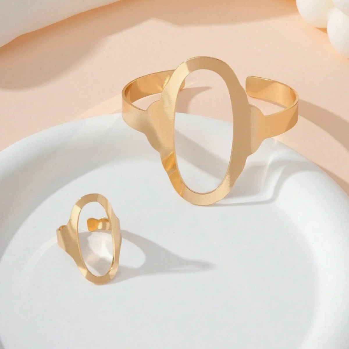 Oval Essence Set