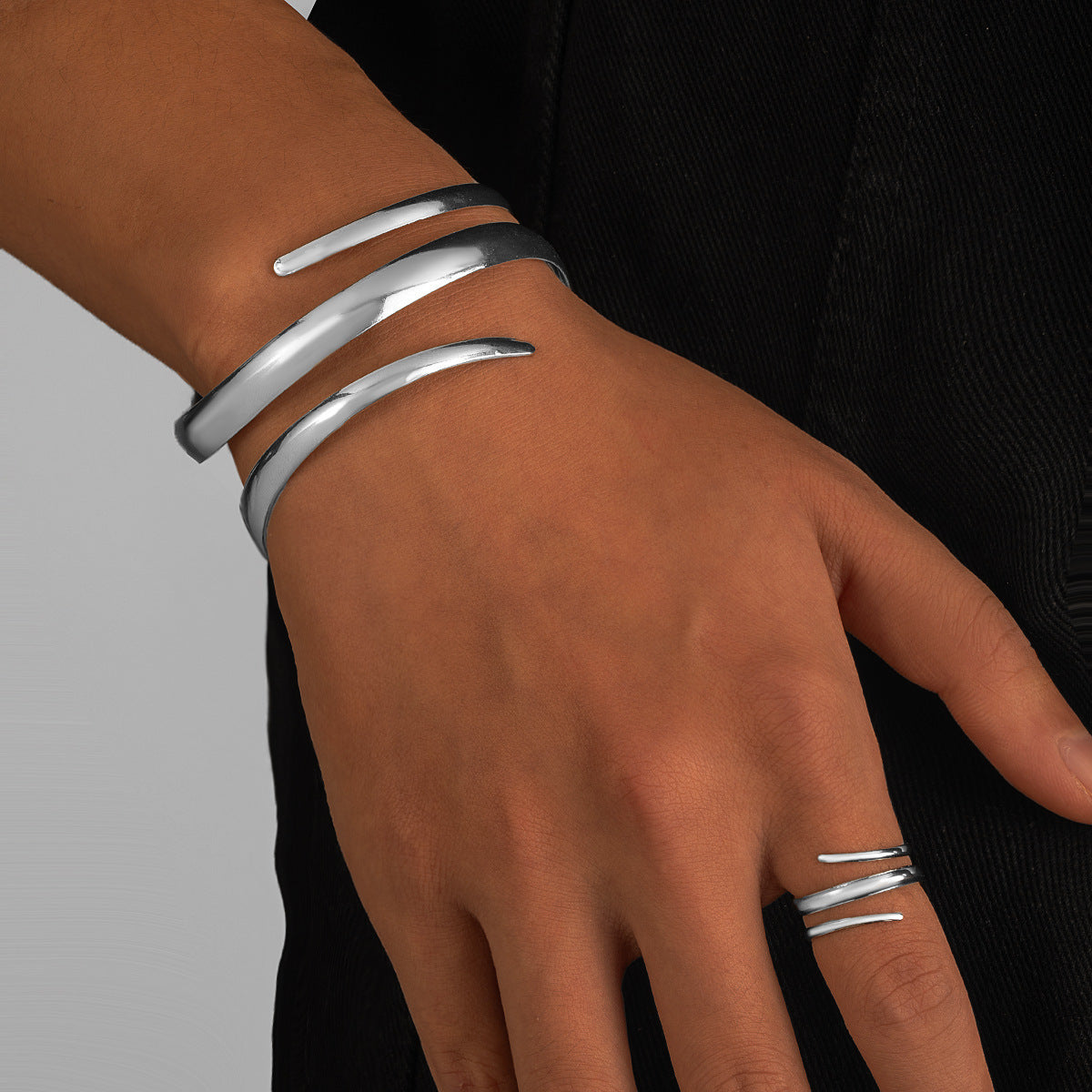 Open Bangle Bracelet – Minimalist Design